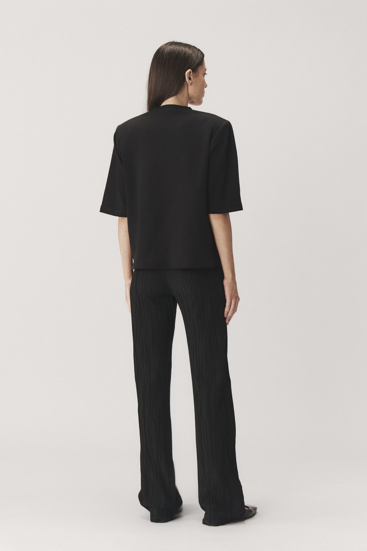 "22" STRUCTURED T-SHIRT - BLACK