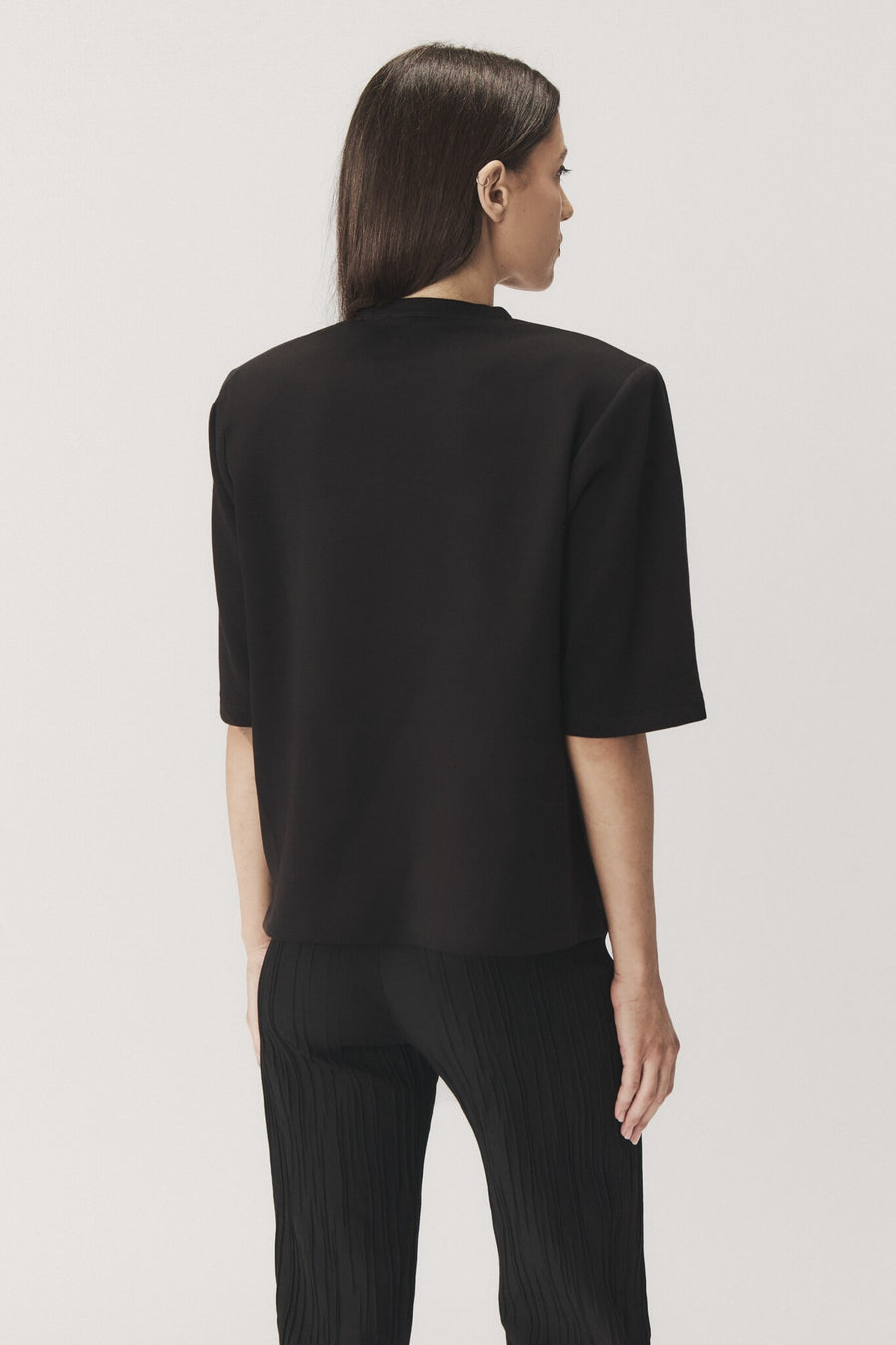 "22" STRUCTURED T-SHIRT - BLACK