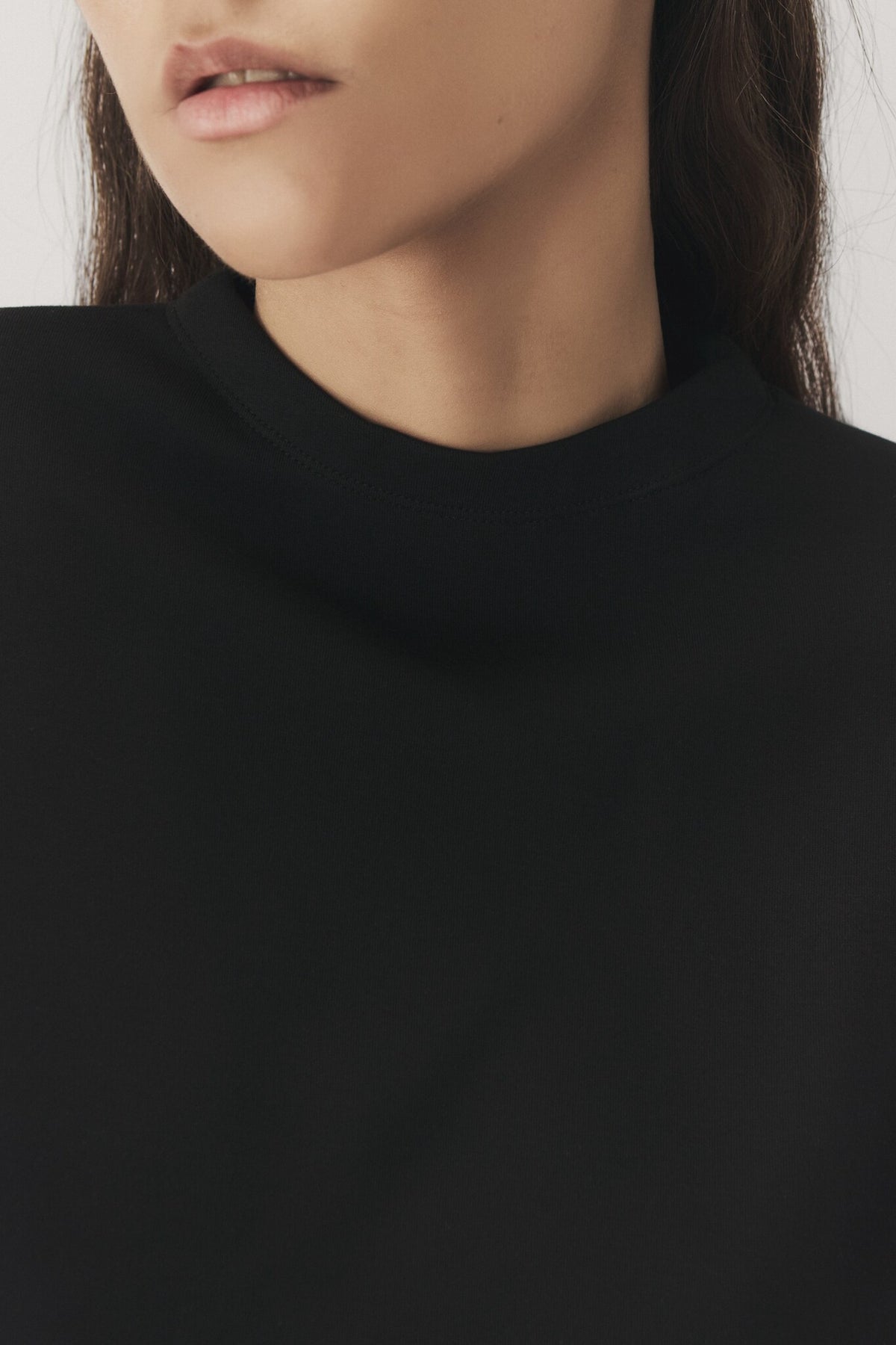 "22" STRUCTURED T-SHIRT - BLACK